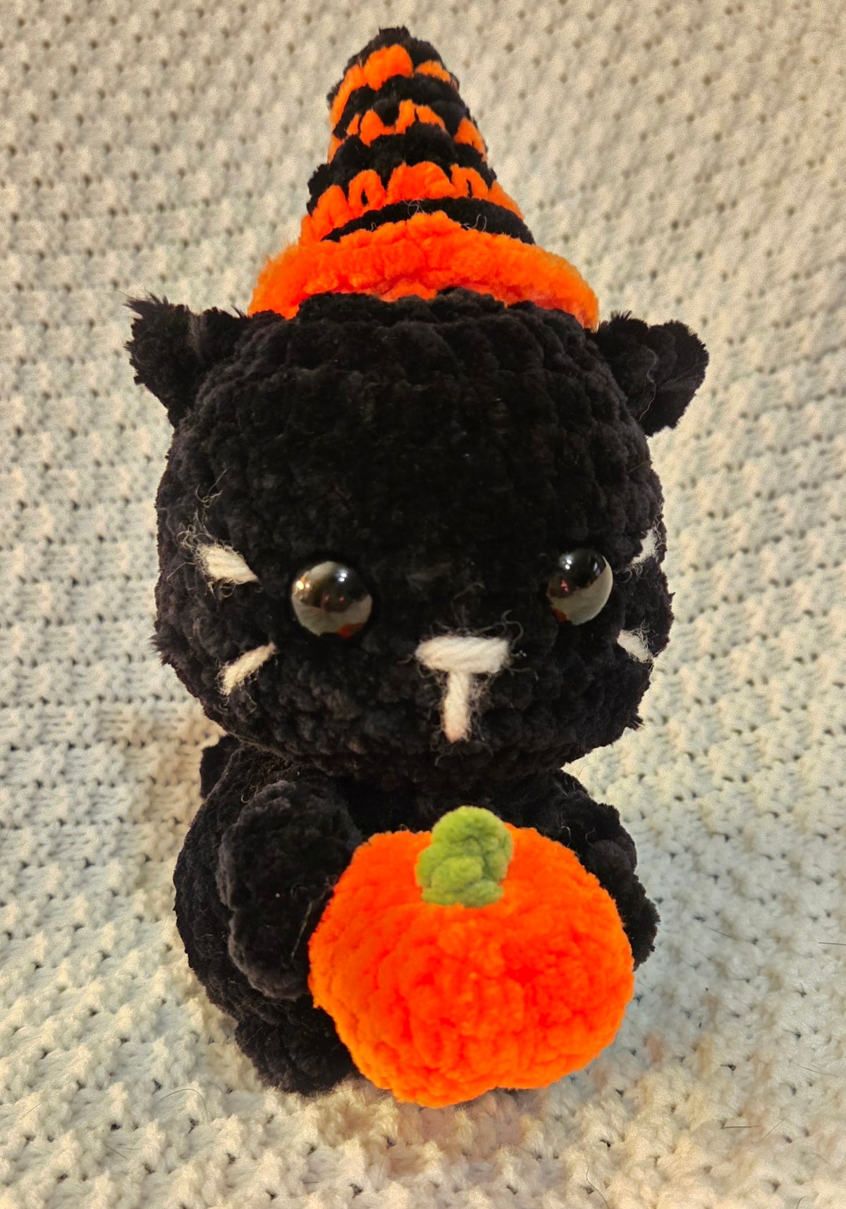 Halloween cat plushie