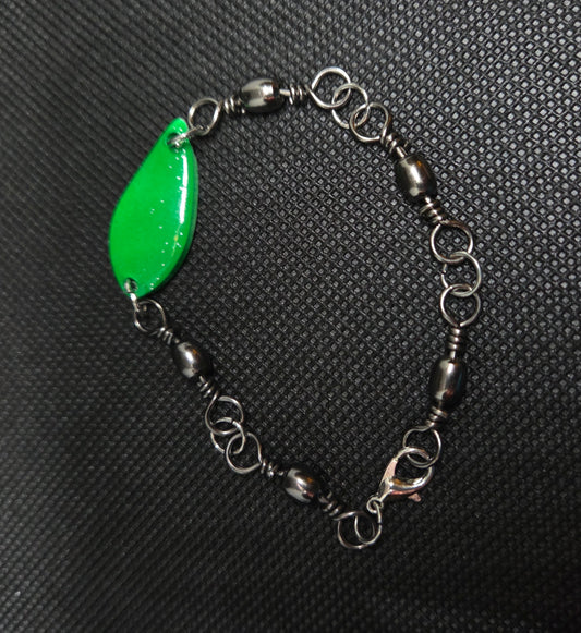 Fishing swivel bracelet with green spoon lure