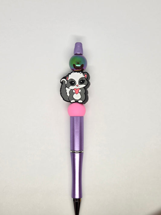 Skunk pen